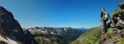 36 Vista verso sud, verso i monti del Calvi